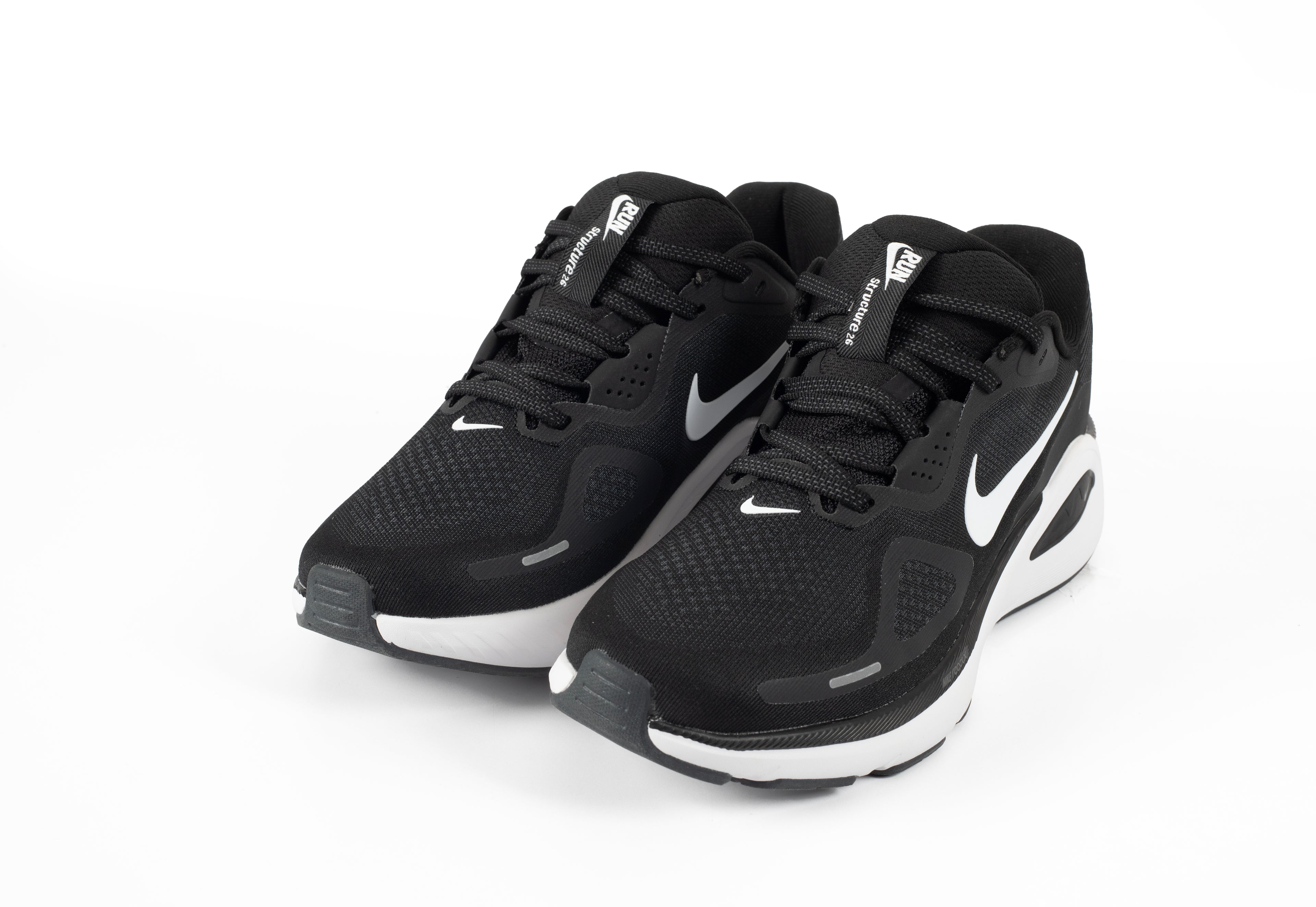 Nike Structure 26